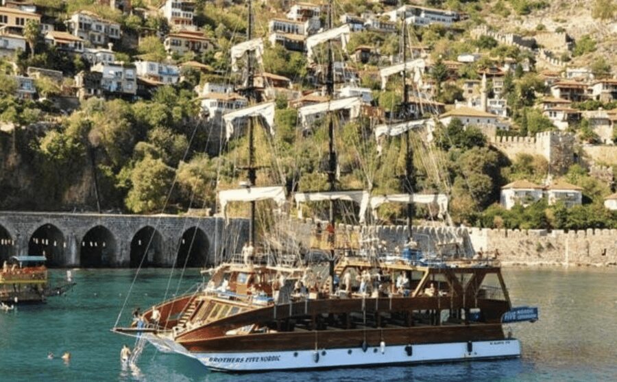 Alanya: Catamaran Boat Tour with Snorkeling with Lunch - Hidden Coves and Short Anchoring Stops (Plus Your Own Snorkel Gear)