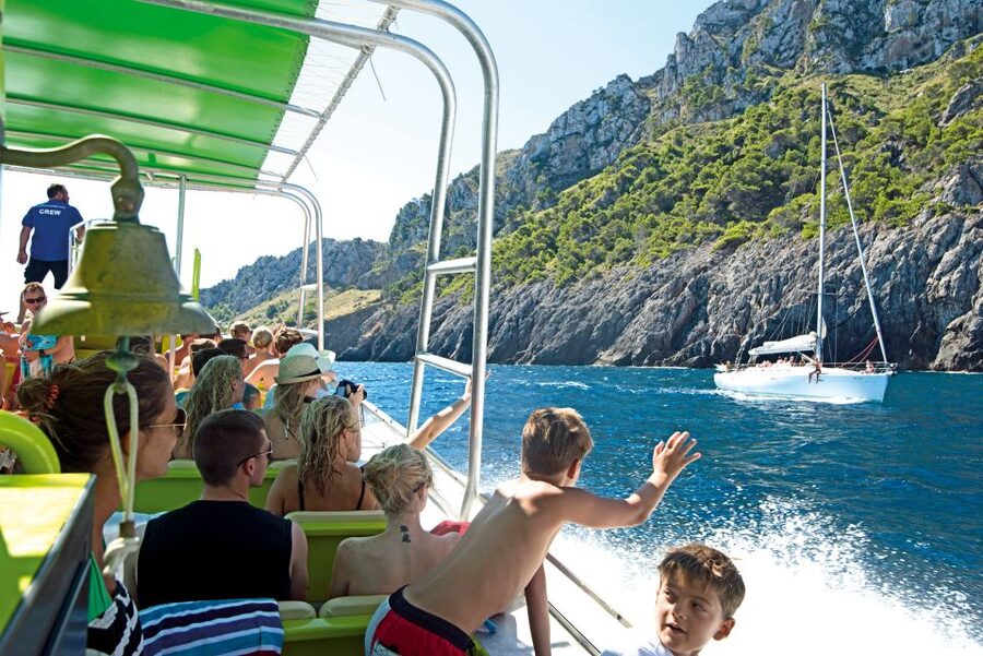 Alcudia: Caves & Coastline Boat Trip w/ Snorkelling - Swim stops in crystal-clear coves: how the water time works