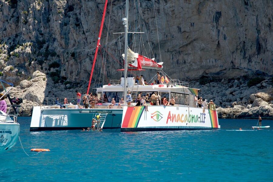 Alcudia: Sunset Catamaran Tour with Dinner and Snorkeling - Who This Tour Suits Best (And Who Should Skip)