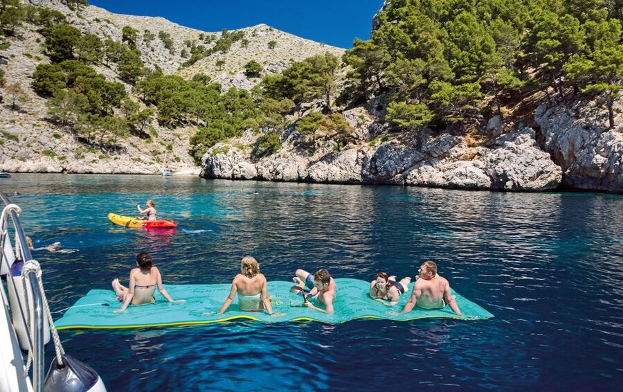 Alcudia: Sunset Catamaran Tour with Dinner and Snorkeling - Price and Value: Is $77 Worth It?