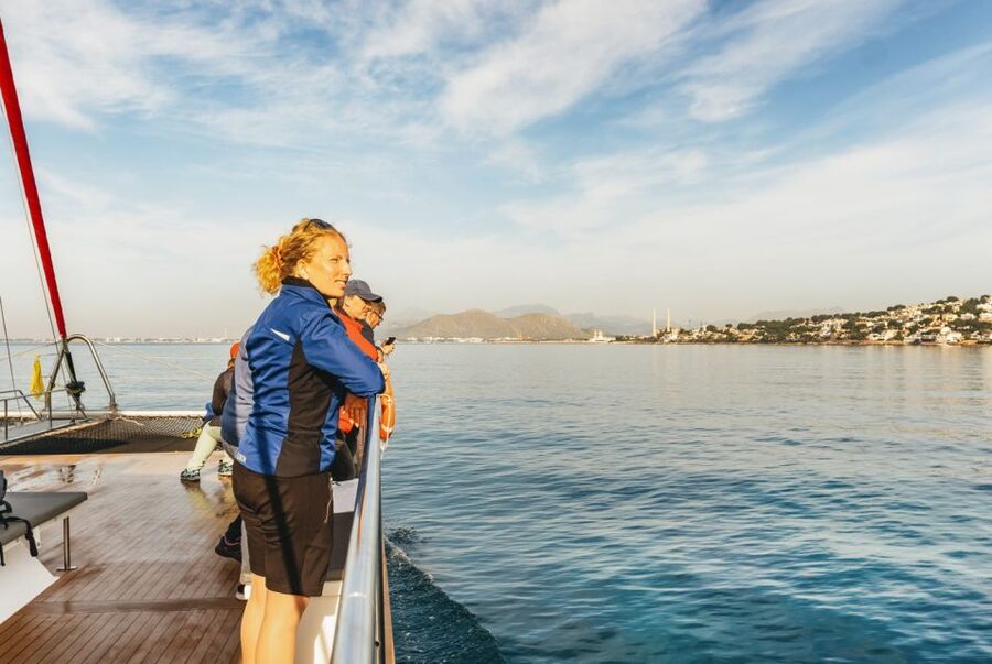 Alcudia: Sunset Catamaran Tour with Dinner and Snorkeling - The Big Moment: The 1.5-Hour Cove Stop (Where the Fun Is)