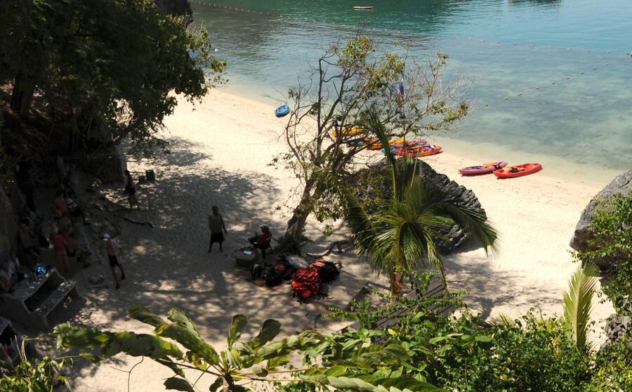 Ang Thong: Marine Park Full-Day Kayaking & Snorkeling Tour - Why Ang Thong feels like a floating playground from Koh Samui