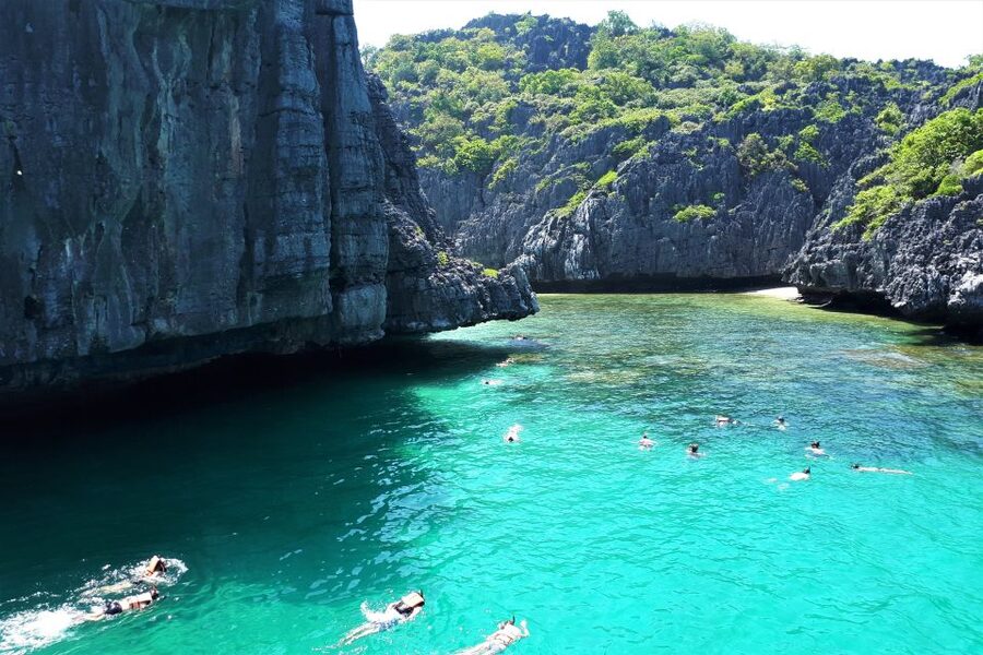 Ang Thong: Marine Park Full-Day Kayaking & Snorkeling Tour - Koh Tai Plao kayaking: tunnels, caves, and calm-water rhythm