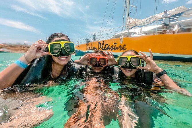 Aruba Morning Snorkel Sail aboard Palm Pleasure Catamaran - Stop-by-stop snorkeling: Antilla wreck, Boca Catalina, and Arashi reef