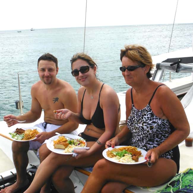 Barbados: Catamaran Tour with Snorkeling and Lunch - Price and value: what $115 buys on a 5-hour sea day