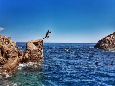 Barcelona: Costa Brava Tour with Kayak & Lagoon Snorkeling - Beach prep at Sant Pol: what to bring and how to make it smooth
