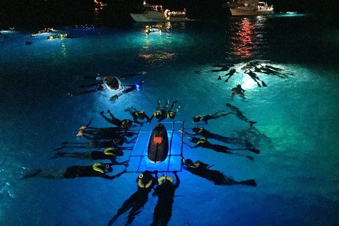 Big Island Manta Ray Night Snorkel - The pre-snorkel boat ride: sunset views and onboard comfort