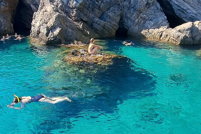 Blue & Green cave,Šunj beach - with drinks small group speedboat - Why the Blue and Green Caves pairing makes sense