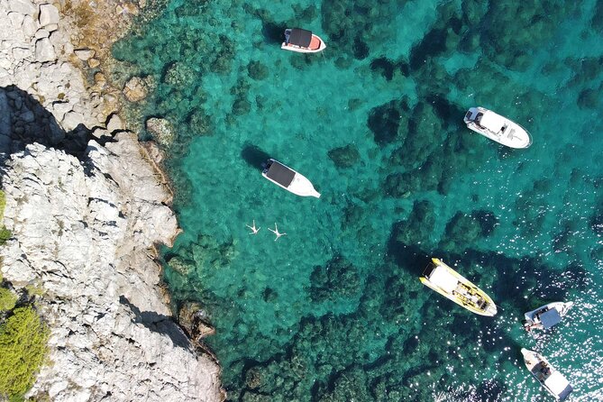 Blue & Green cave,Šunj beach - with drinks small group speedboat - Speedboat comfort and group size: how to plan your expectations