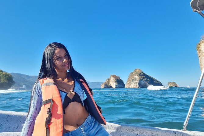 Boat and Snorkel Tour to 5 Islands of Los Arcos - Guides and safety: why the small-group format matters