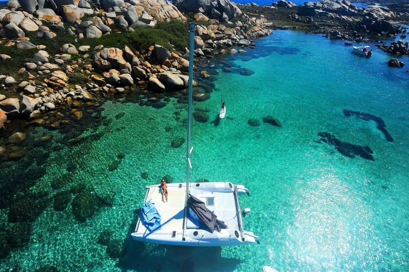 Bonifacio: Catamaran trip with snorkeling at the Lavezzi Islands - The long stretch: relaxing between islands