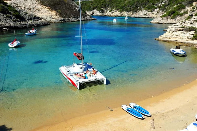 Bonifacio: Catamaran trip with snorkeling at the Lavezzi Islands - Meeting at Piantarella Beach: simple, but don’t arrive late