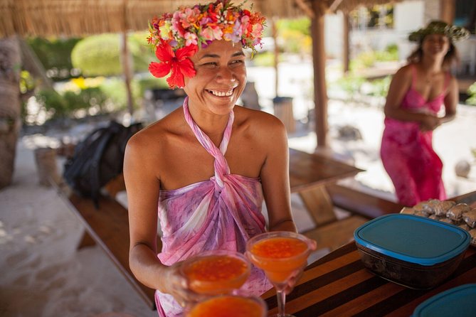 Bora Bora Snorkel Cruise by Polynesian Outrigger Canoe with BBQ Island Lunch - Value at $296.49: When This Price Feels Like a Win