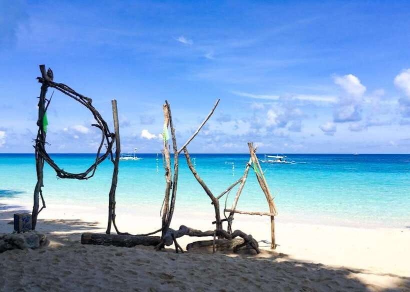 Boracay: Island and Beach-Hopping Boat Tour with Snorkeling - Starting at Astoria Boracay and the first shell-beach stop