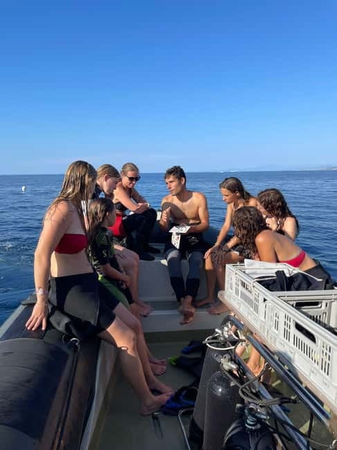 Calvi : Sortie snorkeling en bateau en bordure de réserve - Sunset on the water: the finish that makes it feel special