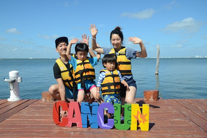 Cancun speedboat and snorkel tour: shared speedboat - Getting on the boat: check-in, safety, and who can drive