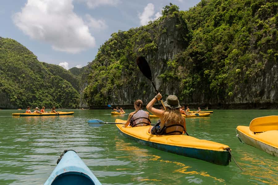 Cat Ba: Lan Ha & Ha Long Bay Kayak & Snorkel Boat Tour - Heading toward Ha Long Bay: the World Heritage Site feel