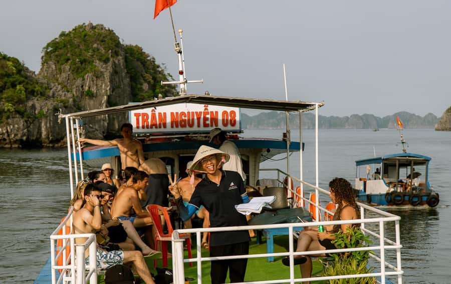 Cat Ba: Lan Ha & Ha Long Bay Kayak & Snorkel Boat Tour - Monkey Island: wild monkeys, tide-based access, optional hike
