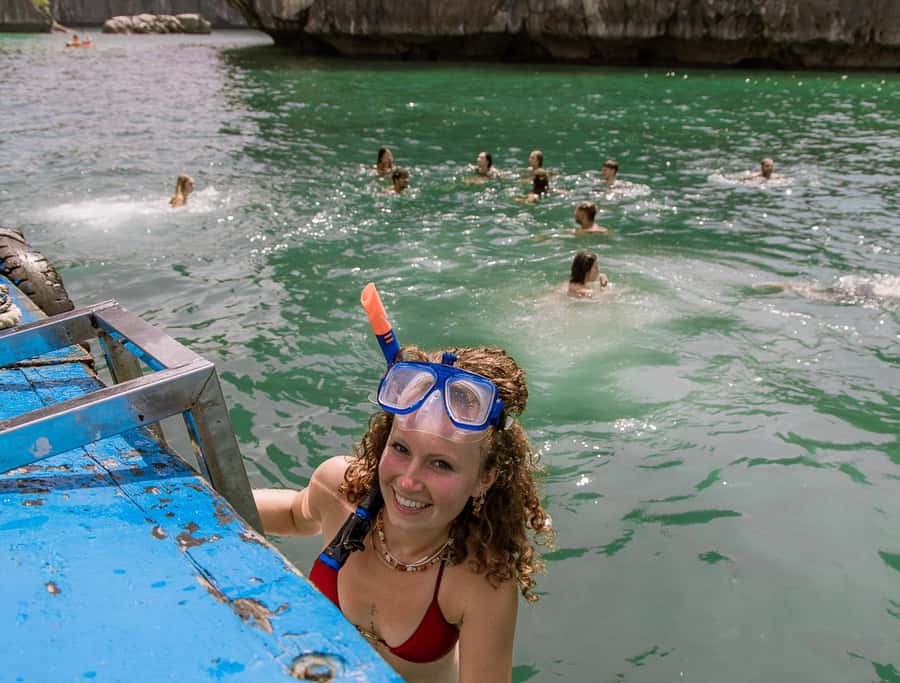 Cat Ba: Lan Ha & Ha Long Bay Kayak & Snorkel Boat Tour - Golden hour cruise back through the fishing village