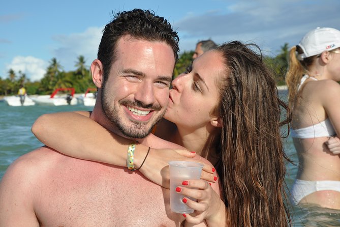 Catamaran Booze Cruise, Snorkeling & Punta Cana Coast View - Snacks, Tropical Fruit, and How the Food Fits the Vibe