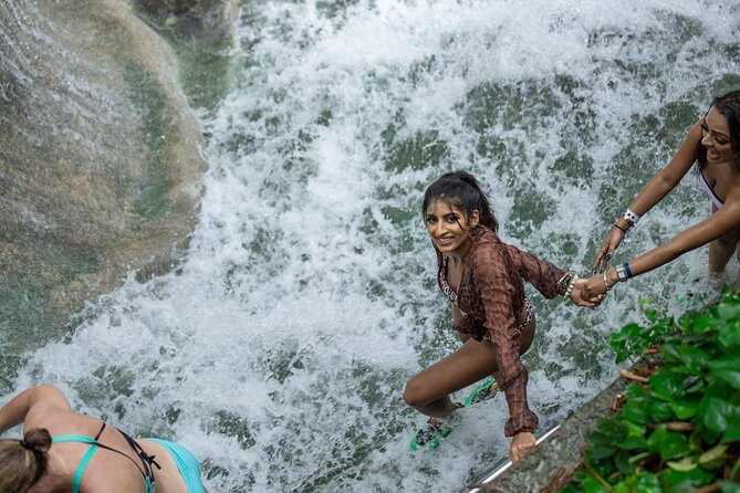Catamaran Cruise with Snorkeling and Dunn's River Falls - Snorkeling Over Living Coral: How to Get More Than a Quick Splash