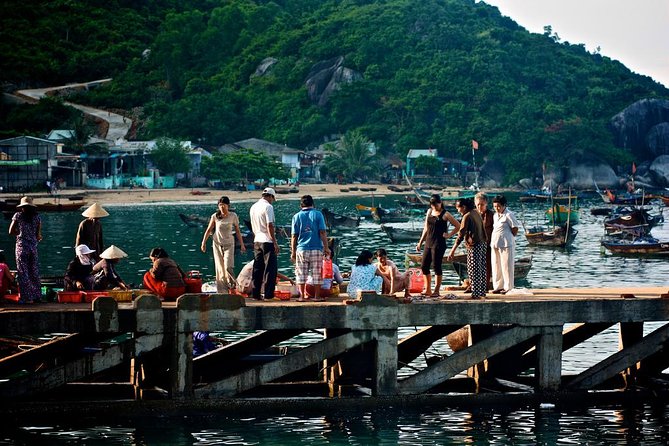 Cham Island Tour Snorkeling -Sunbathing - Nice Beach - Speedboat - Snorkeling on Cu Lao Cham: what you can expect to see