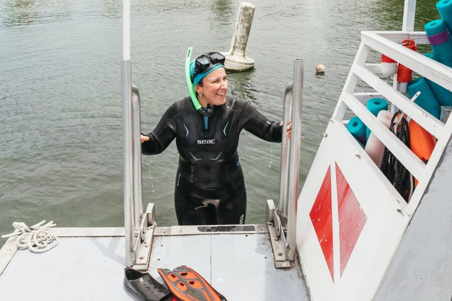 Crystal River: Manatee Snorkel Tour w/ In-Water Photographer - Covered pontoon boat: comfort first, then wildlife spotting