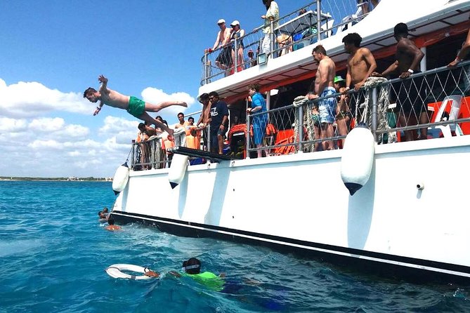 Dancer Cruise Isla Mujeres Snorkel Food and Drinks Included - Getting to Dancer Cruise Cancun: meeting point and timing that prevents stress