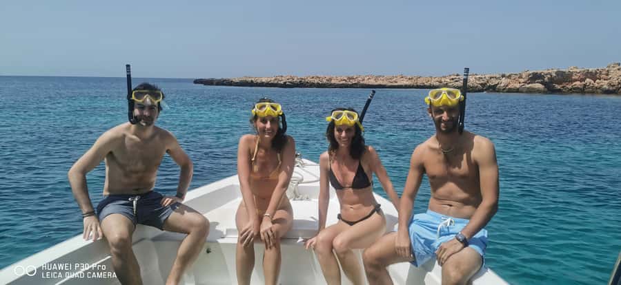 Daymaniyat Island: Snorkelling Tour with Tasty Lunch - Your morning schedule: from briefing to first swim