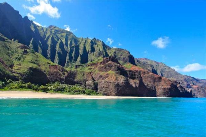 Deluxe Na Pali Sunset Snorkel Tour on the Lucky Lady - Why this Na Pali sunset snorkel feels different than most