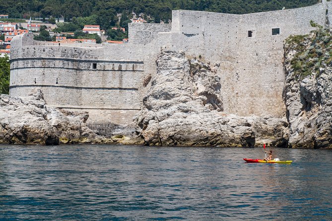 Dubrovnik: Sunset Kayaking & Snorkeling with water &wine - The wine-and-snack finish back at Pile Bay