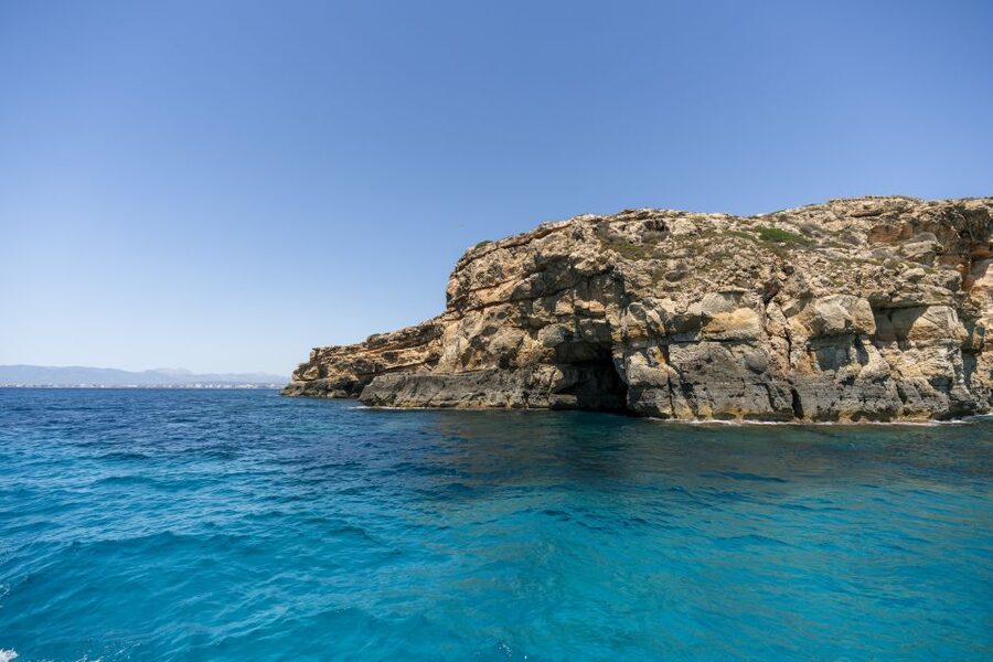 El Arenal, Mallorca: Bay of Palma Boat Tour with Snorkeling - The Onboard Mood: Music, Deck Time, and Rinse-Off Comfort