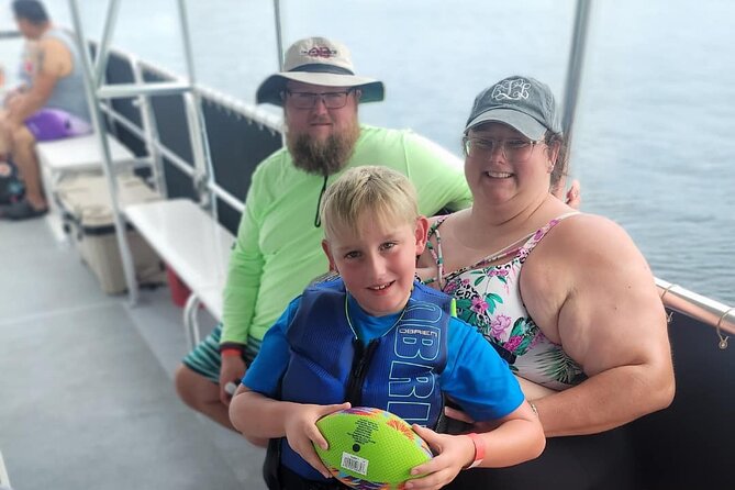 Family-Friendly Snorkeling and Dolphin Tour from FWB - Back aboard: the dolphin cruise starts fast