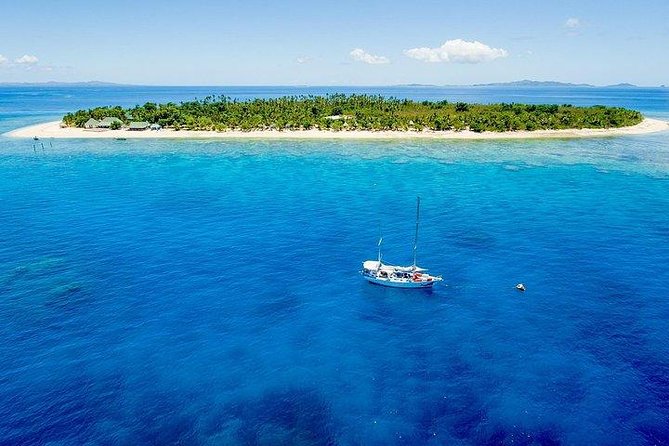 Fijian Islands and Snorkel Full-Day Whales Tale Cruise including Beach BBQ Lunch - The included beach BBQ lunch is the real comfort-food payoff