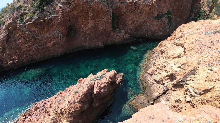 Fréjus: Sea and Creeks Boat Tour with Snorkeling and Drinks - The Esterel coastline is built for boat viewing
