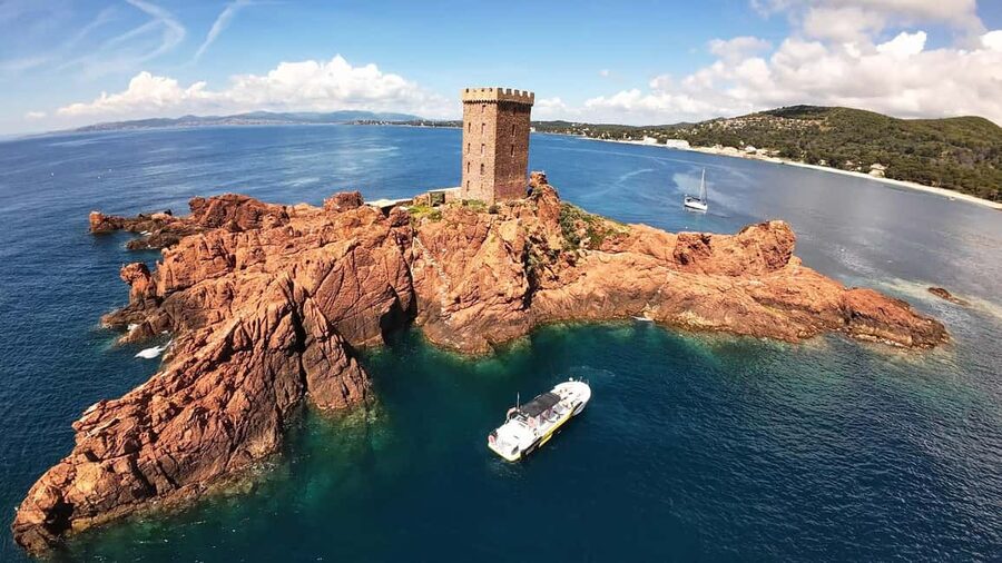 Fréjus: Sea and Creeks Boat Tour with Snorkeling and Drinks - From Fréjus toward Cap Dramont: secret coves, caves, and fast scenery