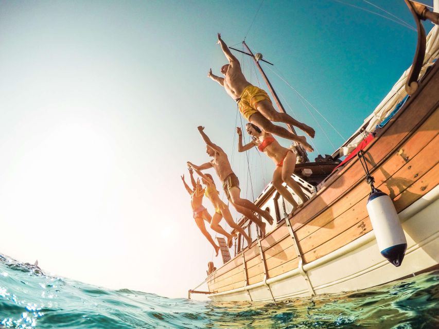 From Amalfi: Capri Island Boat Tour with Snorkeling & Drinks - Meet at Amalfi’s Darsena Pier, Then Settle In on a Gozo Boat