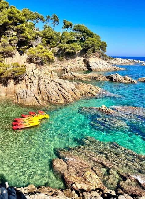 From Barcelona: Costa Brava Kayak & Snorkel Tour with Picnic - From Kulas Bar to the Costa Brava coastline: how the day actually flows