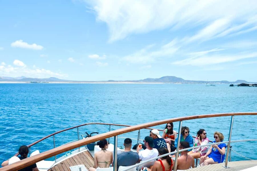From Corralejo: Lobos Island Boat and Snorkel Activity - Corralejo to Lobos: how the mini-cruise day really flows