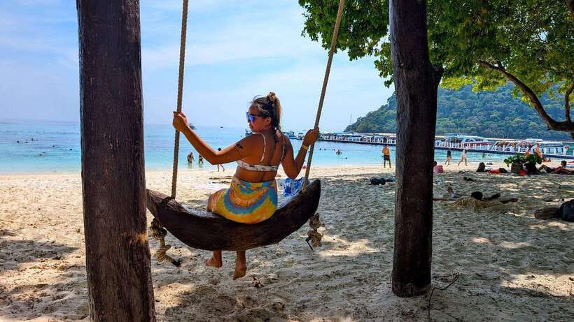 From Koh Lanta: Koh Haa & Koh Rok Snorkel Tour by Speedboat - Koh Lanta pickup: how the day stays on schedule