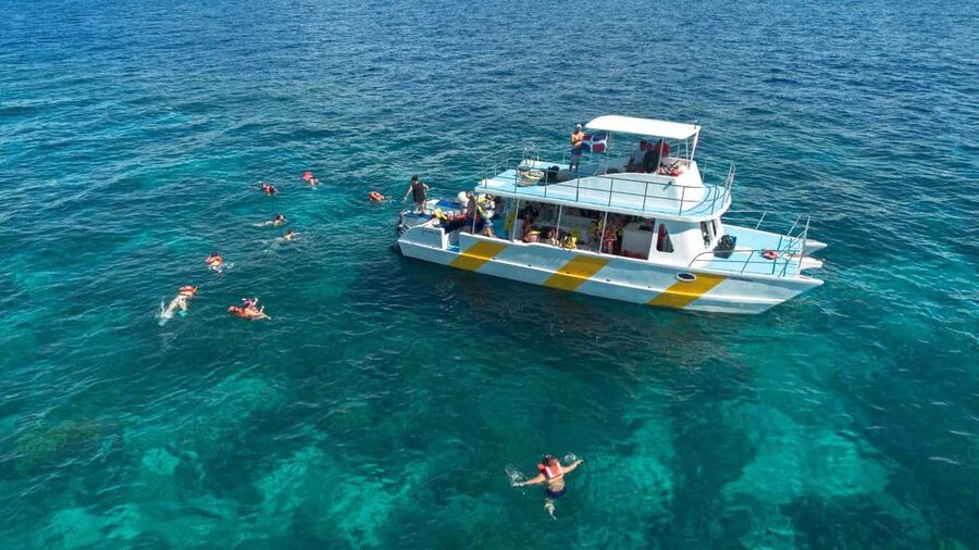 From Punta Cana or Bayahibe: Catalina Island with Snorkeling - On Catalina Island: Beach Time, Sun, and BBQ Lunch