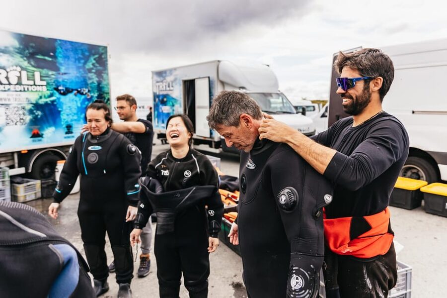From Reykjavík: Golden Circle Tour and Silfra Snorkeling - What to wear and bring for a full 10 hours