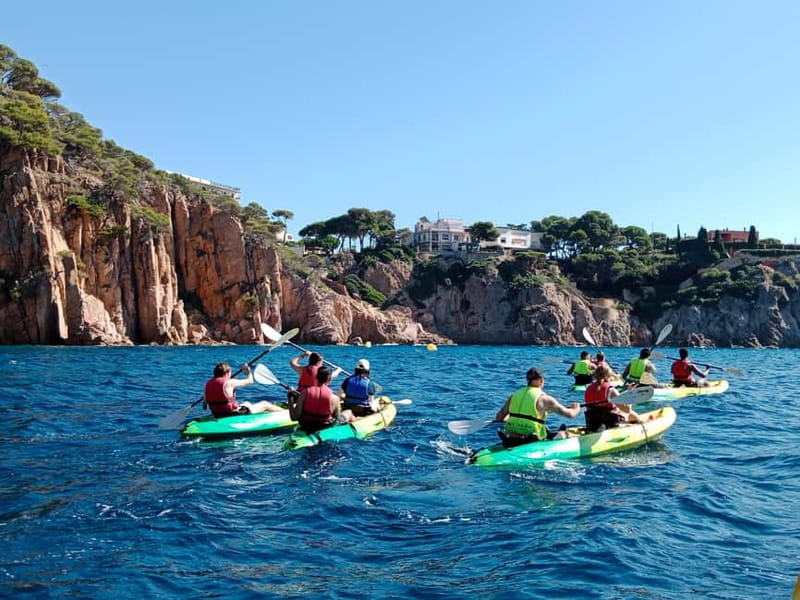 From Sant Feliu de Guíxols: Kayak and Snorkel in Costa Brava - Entering the Costa Brava bay from Sant Feliu de Guíxols