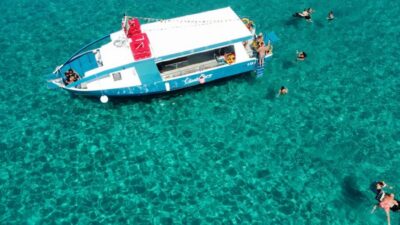 From Tropea: Capo Vaticano boat tour with snorkel & aperitif - Getting on board at Capitan Paolo: what the start feels like