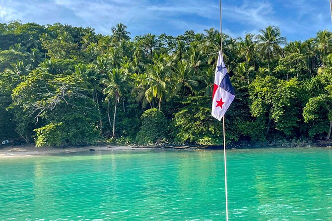Full-Day Catamaran Sailing Caribbean Beaches with Snorkelling and Lunch - Crew and service: why names like Jenny, Juan David, Raf, Martel matter