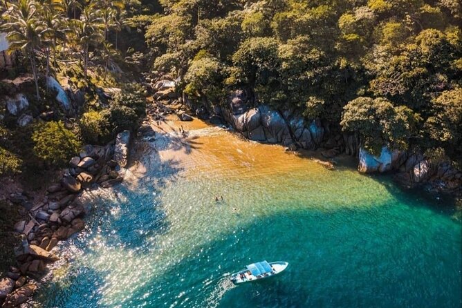 Full-Day Trail to 6 hidden Beaches, Colomitos & Snorkel - A Coastal Jungle Hike That Starts Like the Locals Do