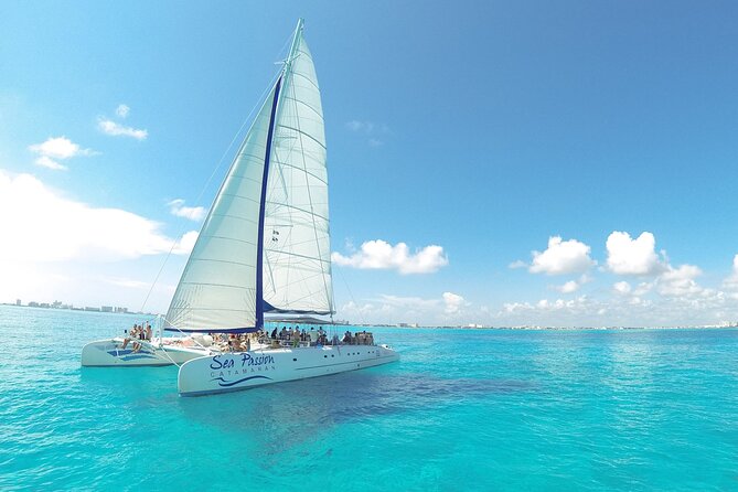 Full Experience Isla Mujeres: Food aboard + Premium drinks + Snorkel + Free time - On Board Food, Drinks, and the Crew That Controls the Day