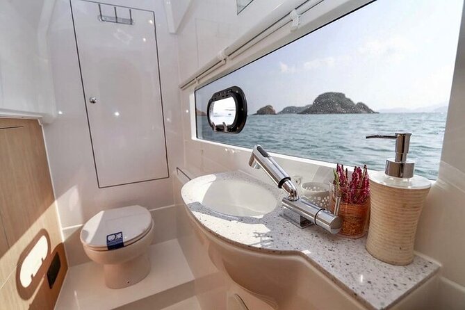 Half Day Luxury Catamaran Turtle Snorkel And Beach - When Things Go Sideways: Weather and Ride Comfort