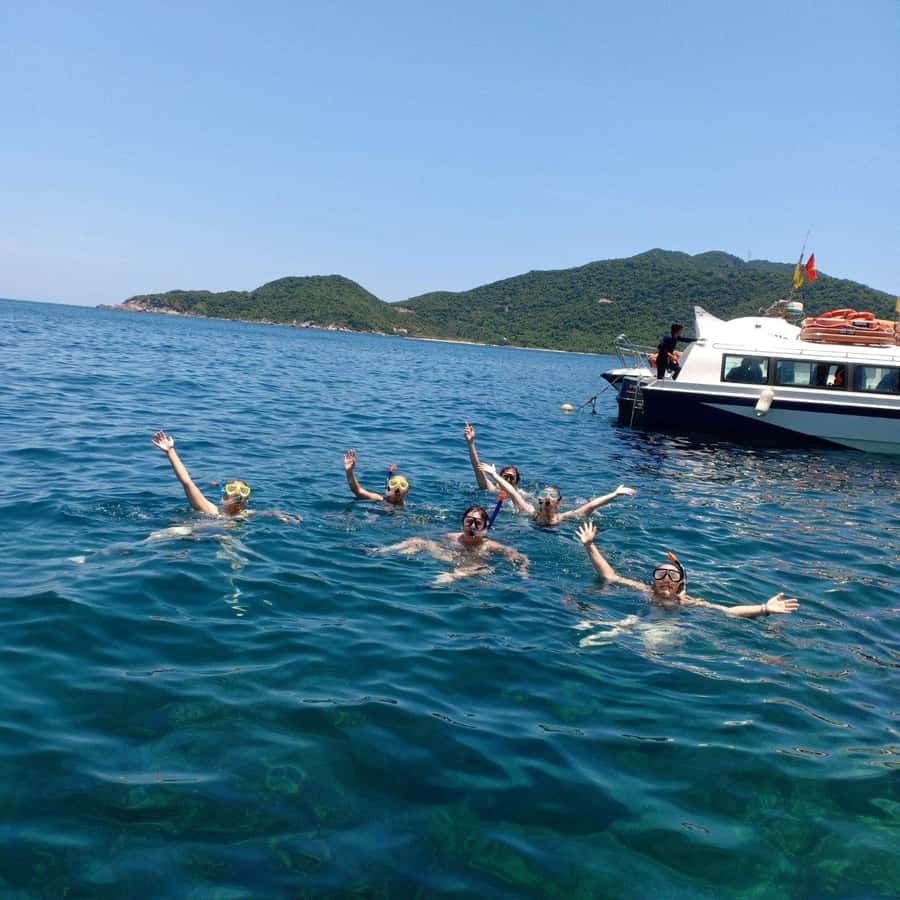 Hoi An: Cham Islands Snorkeling Trip by Speedboat with Lunch - Lunch by the sea: seafood flavors that land well