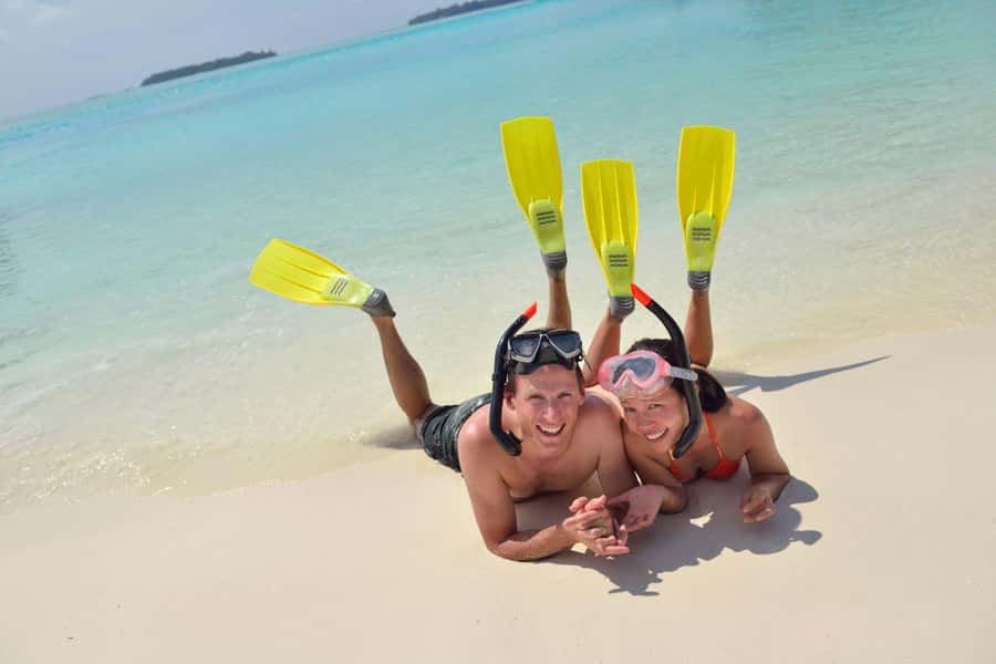 Hurghada: 3 Islands, Dolphins & Snorkel Yacht Trip w/ Lunch - Lunch and breakfast on board: seafood that doesn’t feel like afterthought